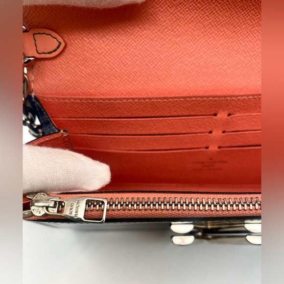 LOUIS VUITTON Limited Edition Aqua Epi Leather Twist - Picture 8 of 14